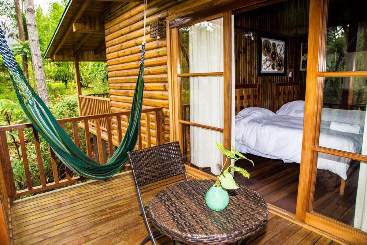 Lodge Altares De *