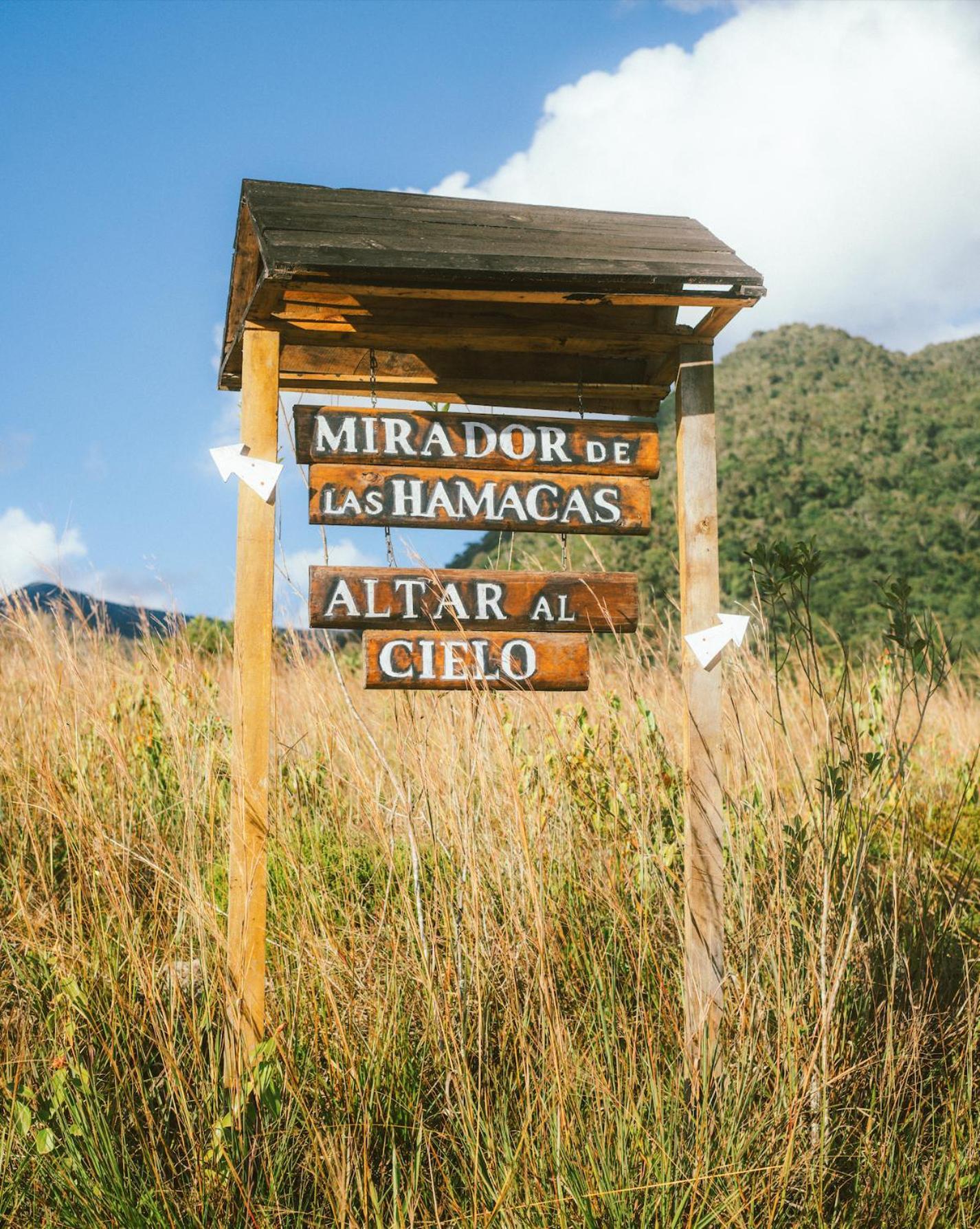 Altares De Lodge *
