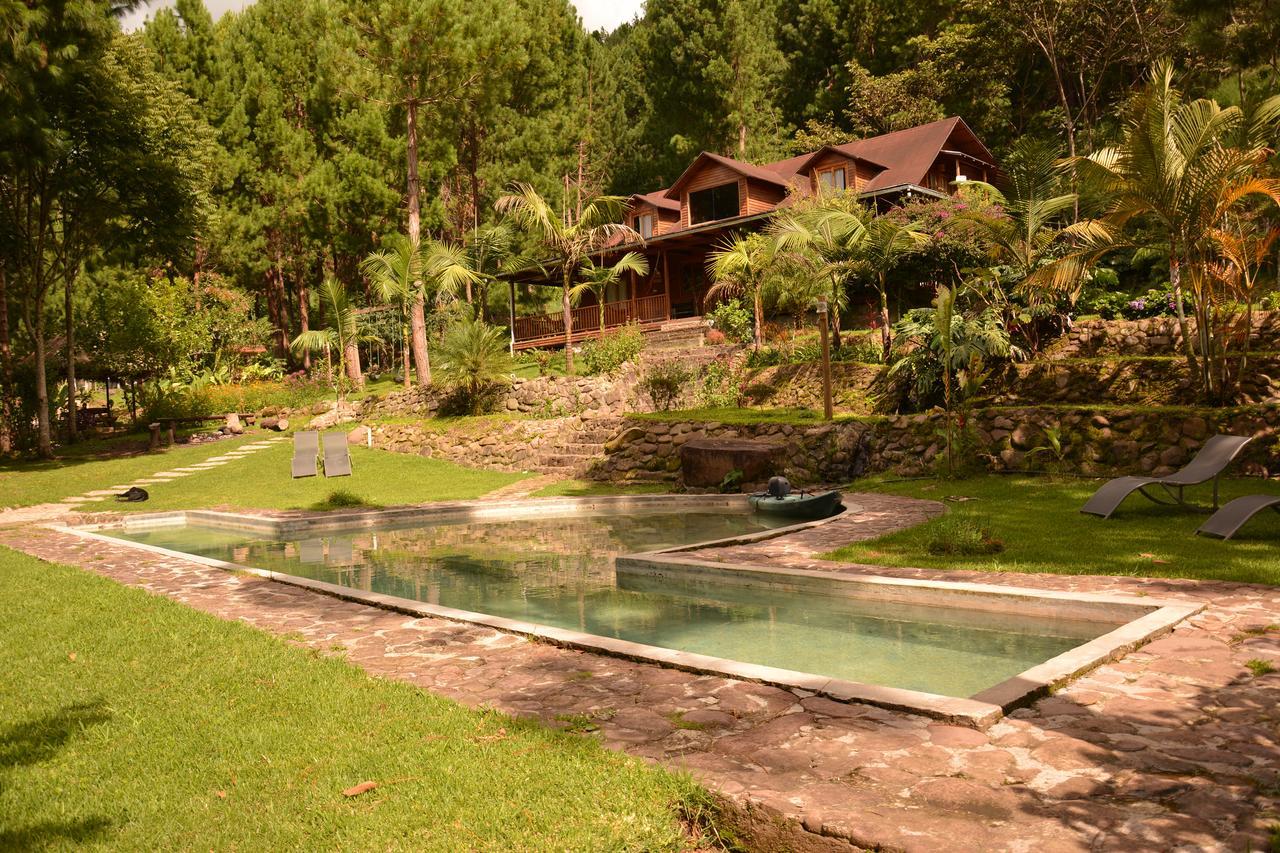 Lodge Altares De *
